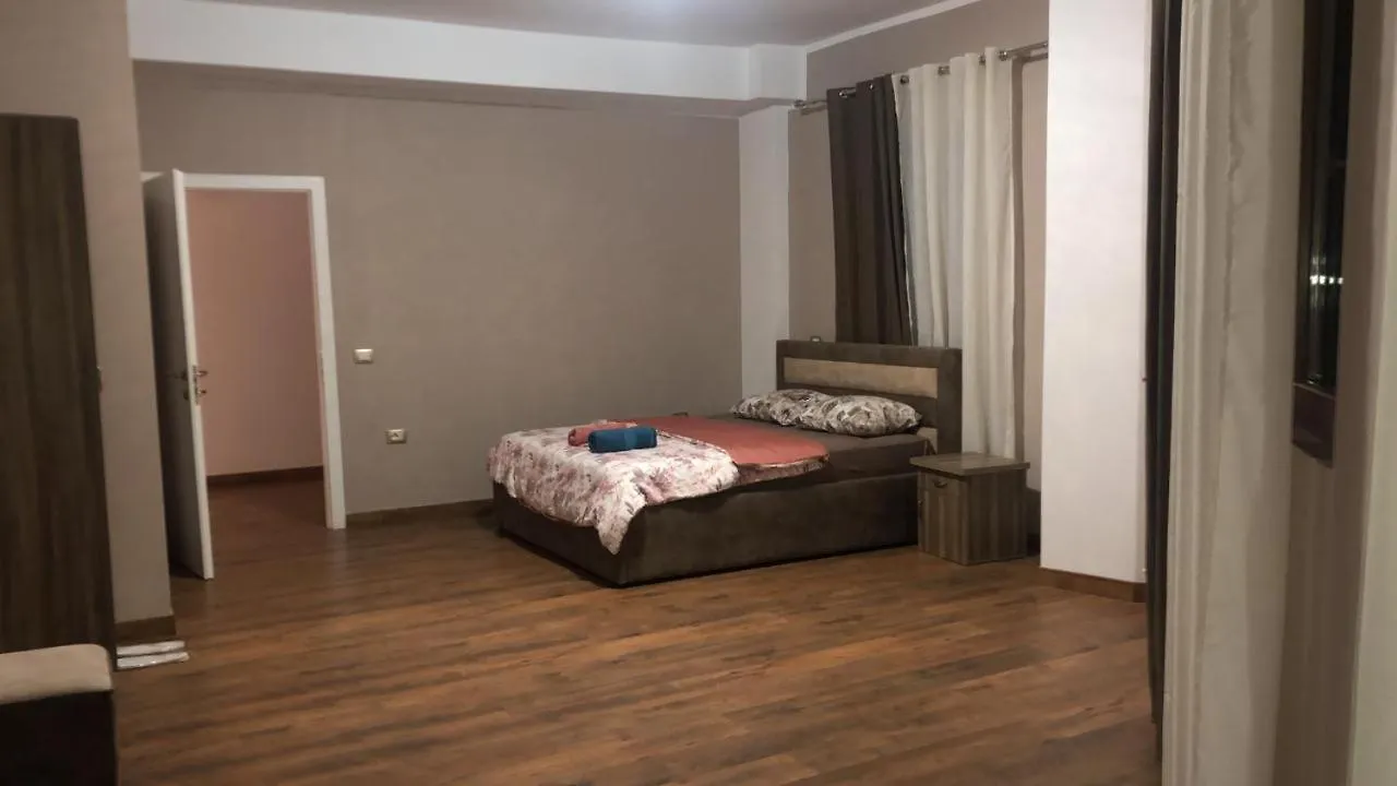 Razem Lendina E Qete Hotel