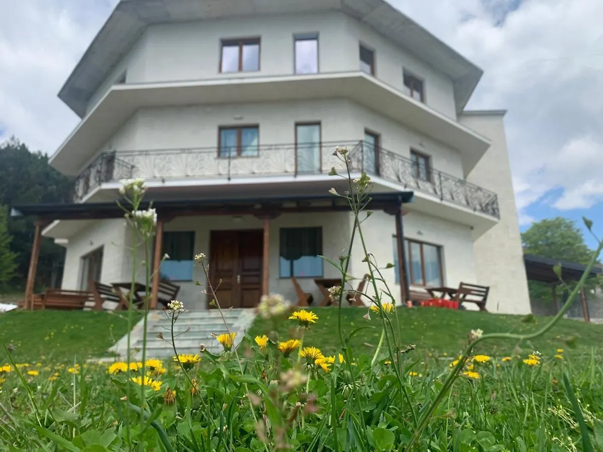 Razem Lendina E Qete Hotel Albanië
