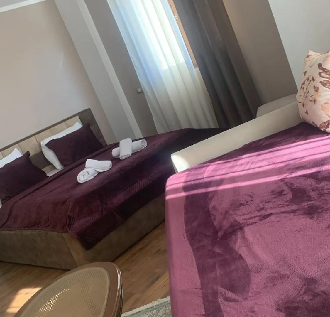Razem Lendina E Qete Hotel Albania