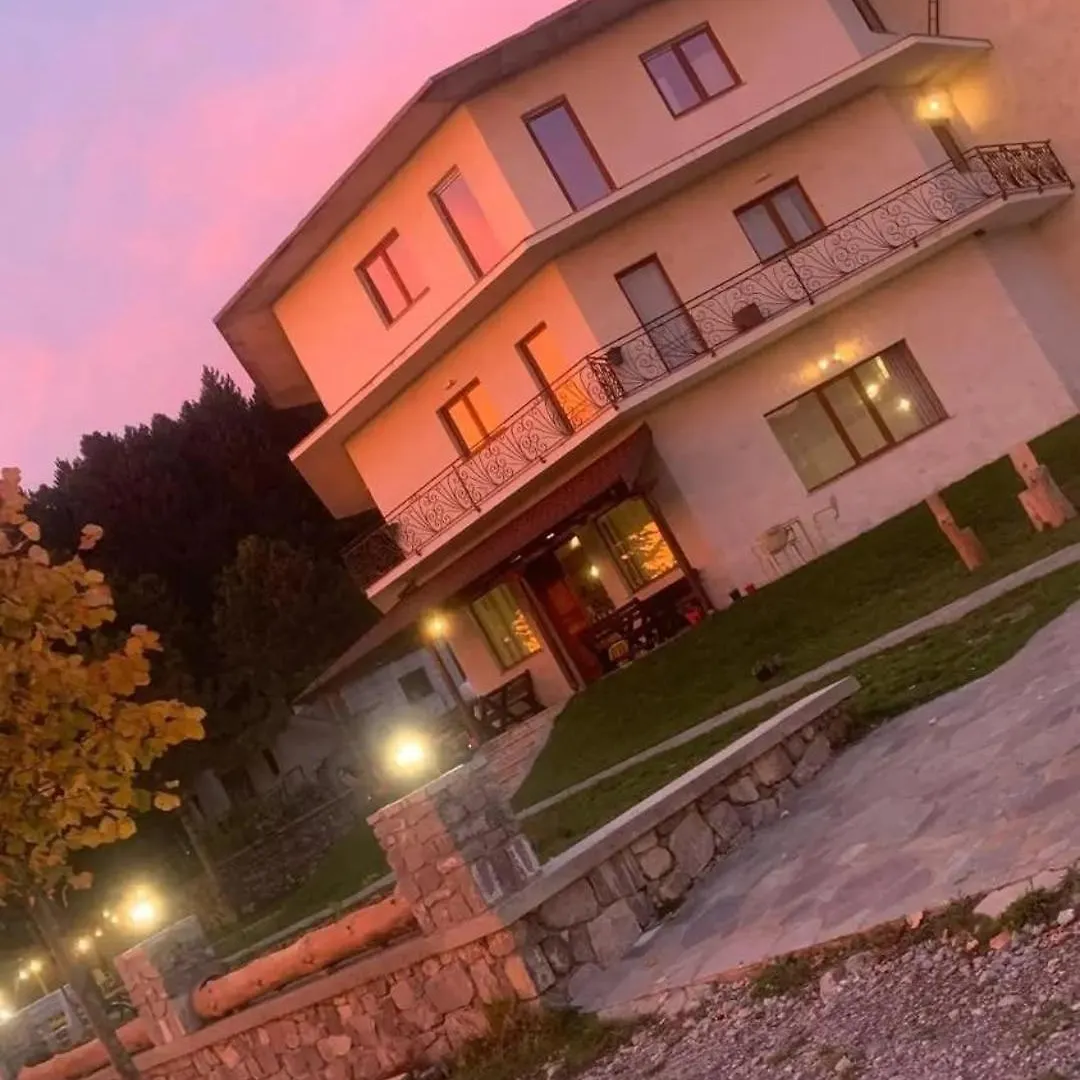 Razem Lendina E Qete Hotel